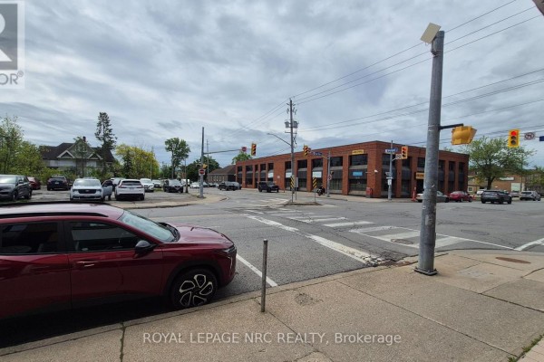 234 - 232 East Main Street, Welland, ON L3B3W9 Photo 4