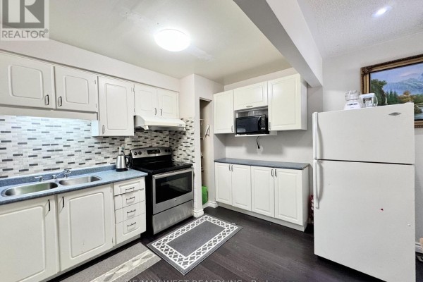 Primary Bedroom - 234 - 260 John Garland Boulevard, Toronto, ON M9V1N8 Photo 4