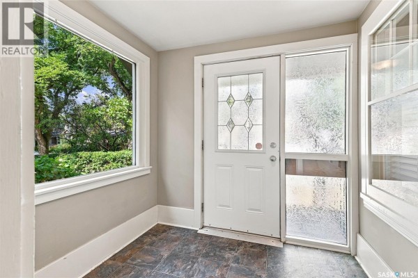 Sunroom - 234 10th Street E, Saskatoon, SK S7N0C5 Photo 3
