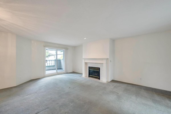 234 13888 70 Avenue, Surrey, BC V3W0R8 Photo 4