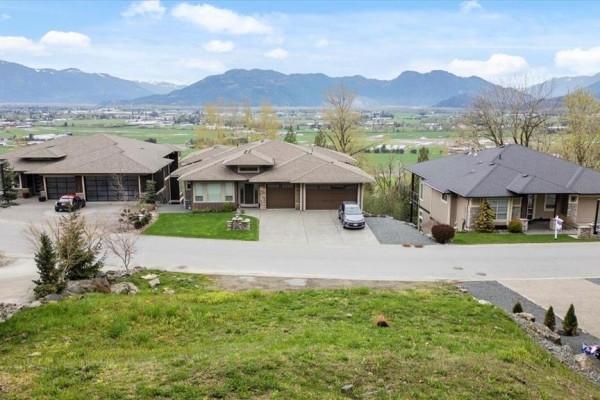 234 51075 Falls Court, Eastern Hillsides, Chilliwack, BC, photo 3