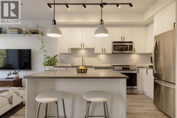 234 735 W 15th Street, North Vancouver, BC V7M0B8 Photo 5