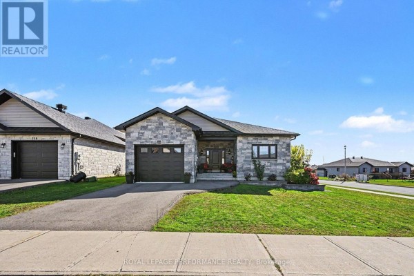 Kitchen - 234 Bellwood Drive, Cornwall, ON K6H0H2 Photo 3