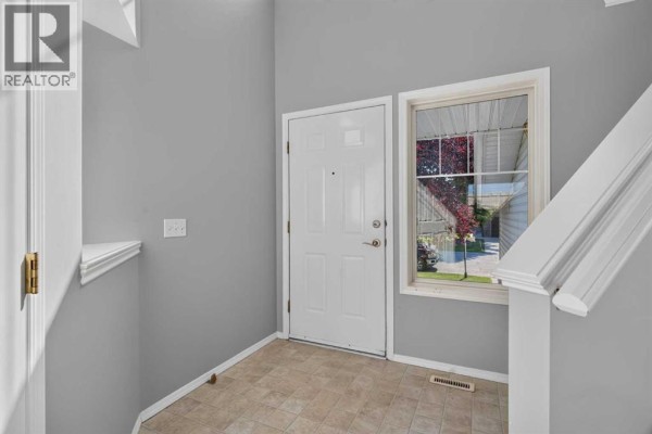 Foyer - 234 Chapalina Place Se, Calgary, AB T2X3P4 Photo 2