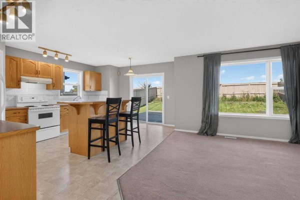 4pc Bathroom - 234 Chapalina Place Se, Calgary, AB T2X3P4 Photo 5