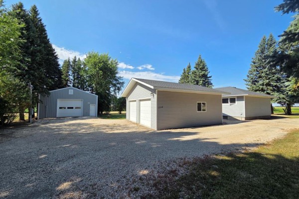 Kitchen - 234 Churchill Avenue, Pilot Mound, MB R0G1P0 Photo 2