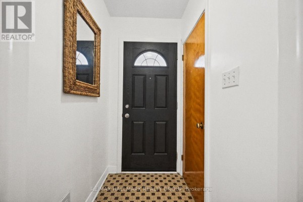 Laundry room - 234 Columbus Avenue, Ottawa, ON K1K1P6 Photo 5