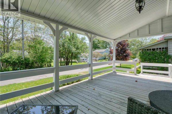 Sunroom - 234 Cornell Drive, Port Stanley, ON N5L1A5 Photo 2