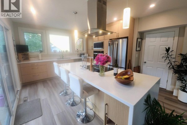 Full bathroom - 2340 3a Highway, Nelson, BC V1L6K7 Photo 5