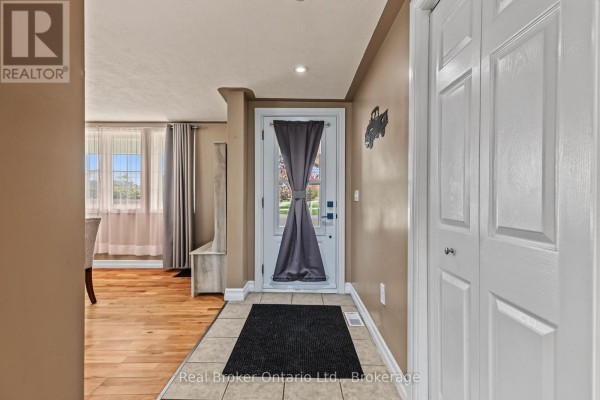 Kitchen - 2340 9th Avenue E, Owen Sound, ON N4K3H5 Photo 5