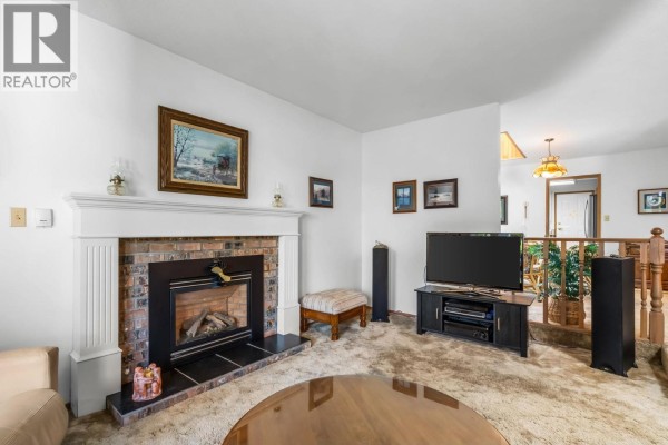 23410 Nightingale Avenue, Maple Ridge, BC V2X9C8 Photo 5