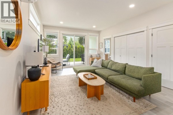 3pc Ensuite bath - 2344 6 Avenue Se, Salmon Arm, BC V1E0H1 Photo 4