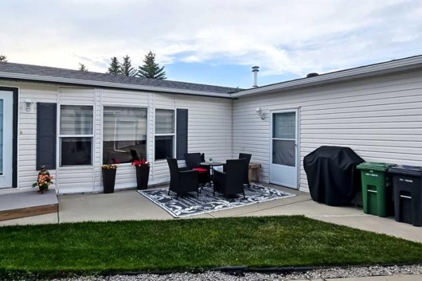 2344 Danielle Drive, Red Deer, AB, photo 2