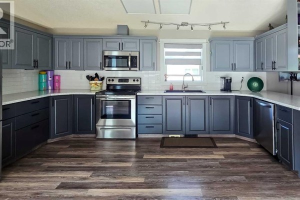 4pc Bathroom - 2344 Danielle Drive, Red Deer, AB T4R2Z8 Photo 4