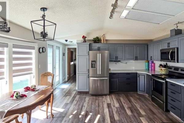 4pc Bathroom - 2344 Danielle Drive, Red Deer, AB T4R2Z8 Photo 5