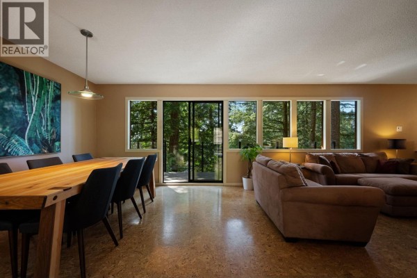 2344 Hyannis Drive, North Vancouver, BC V7H2E6 Photo 4
