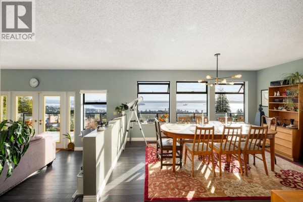 2346 Westhill Drive, West Vancouver, BC V7S2Z5 Photo 4