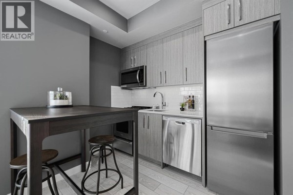 4pc Bathroom - 235, 110 18a Street Nw, Calgary, AB T2N5G5 Photo 3
