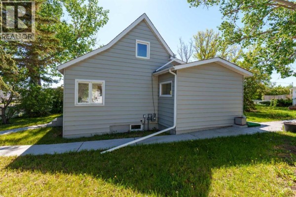 Kitchen - 235 3 Street, Irricana, AB T0M1B0 Photo 4