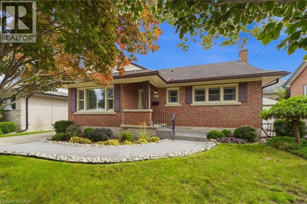 4pc Bathroom - 235 Blucher Street, Kitchener, ON N2H5V6 Photo 5