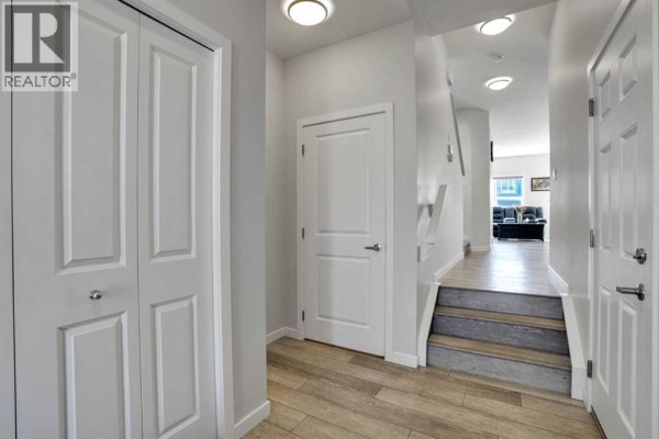 Foyer - 235 Clydesdale Avenue, Cochrane, AB T4C2R1 Photo 3