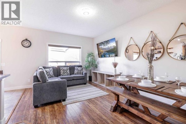 Kitchen - 235 Cougar Plateau Way Sw, Calgary, AB T3H5S3 Photo 2