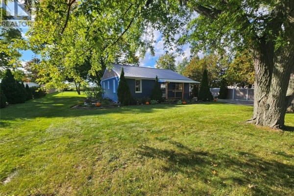 4pc Bathroom - 235 Eureka Street, Petrolia, ON N0N1R0 Photo 2