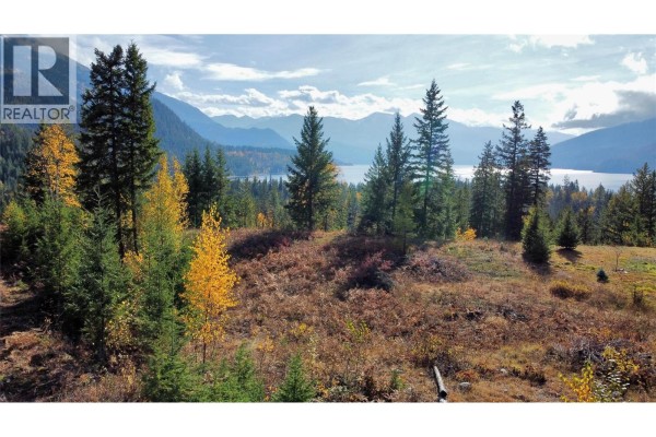 235 Fullmoon Road, Rosebery, BC, photo 2