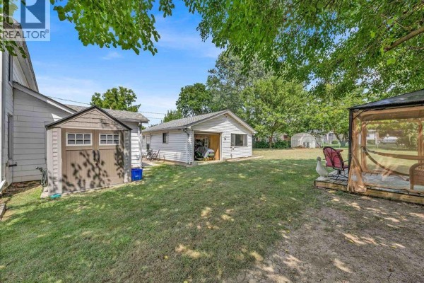 4pc Bathroom - 235 George Street, Amherstburg, ON N9V2E8 Photo 5