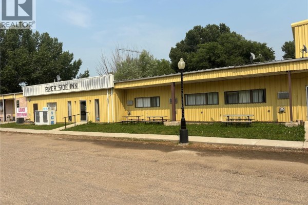235 Main Street, Riverhurst, SK S0H3P0 Photo 2