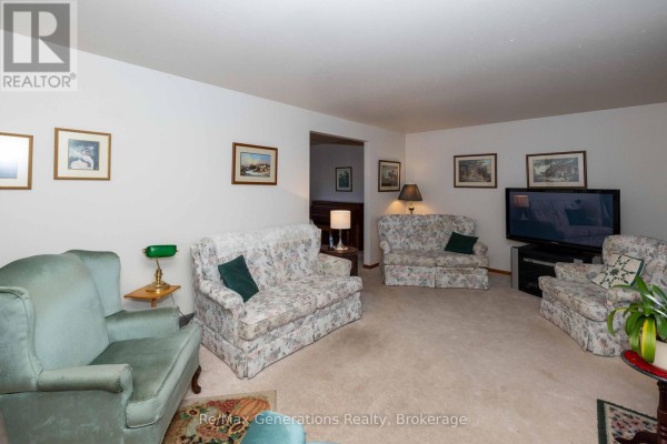 Dining room - 235 Maple Avenue, Thunder Bay, ON P7B4V6 Photo 2