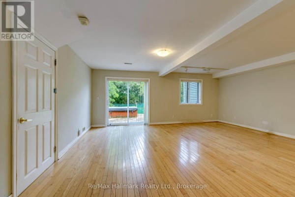 Family room - 235 Tweedsdale Crescent, Oakville, ON L6L4P8 Photo 5