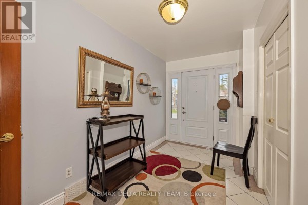 Bathroom - 2350 Georgina Drive, Ottawa, ON K2B7M5 Photo 4