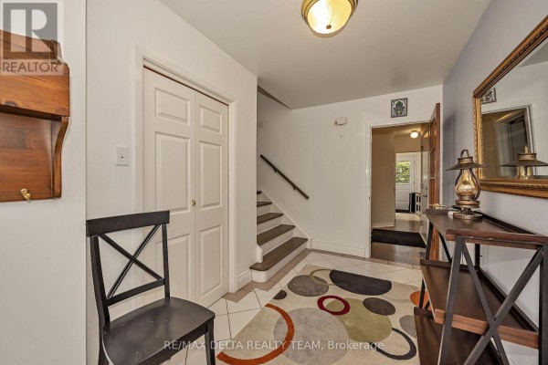 Bedroom 2 - 2350 Georgina Drive, Ottawa, ON K2B7M5 Photo 5