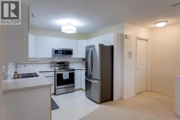 3pc Ensuite bath - 2350 Stillingfleet Road Unit# 213, Kelowna, BC V1W3C2 Photo 4