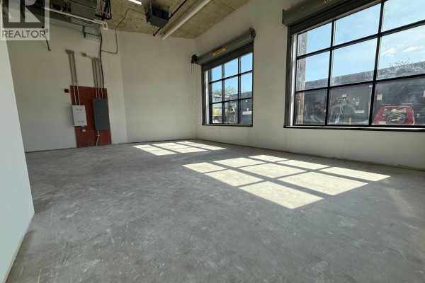2351 E Broadway Street, Vancouver, BC, photo 2