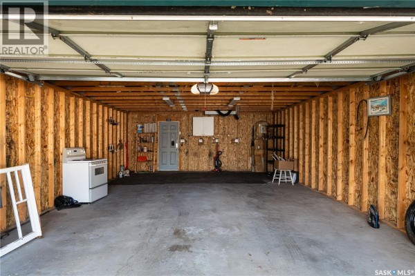 Mud room - 2351 Reynolds Street, Regina, SK S4N3N6 Photo 5