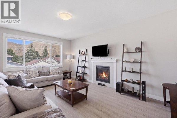 Family room - 2352 Bossert Avenue, Kamloops, BC V2B4V6 Photo 3
