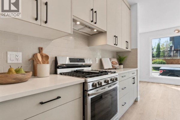 Kitchen - 2354 7 Street Nw, Calgary, AB T2M1T1 Photo 3