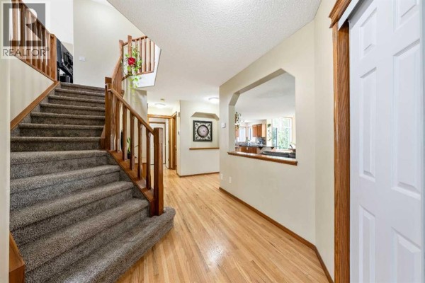2357 Fairways Circle Nw, Airdrie, AB, photo 3