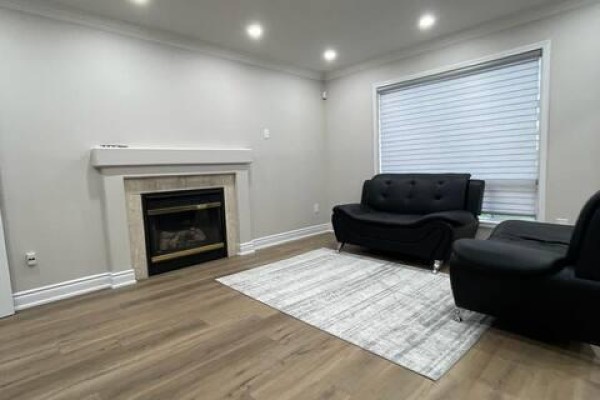 2357 Falkland Crescent, Oakville, ON L6M4Y1 Photo 2