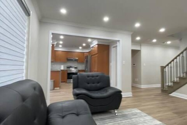 2357 Falkland Crescent, Oakville, ON L6M4Y1 Photo 3
