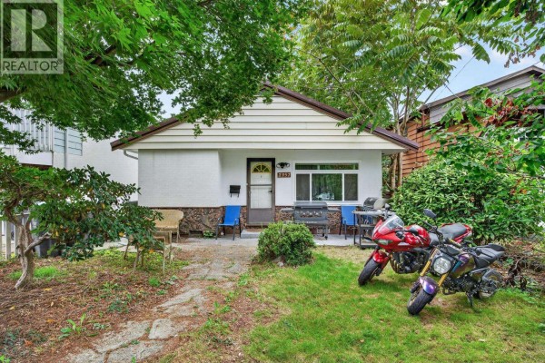 2357 Hawthorne Avenue, Port Coquitlam, BC V3C1X1 Photo 5