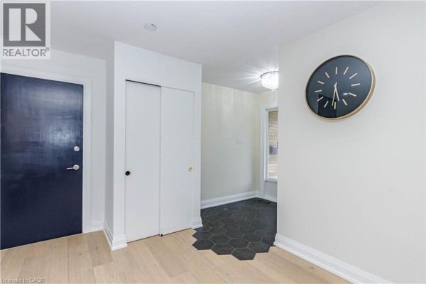 2358 Arnold Crescent, Burlington, ON L7P4G3 Photo 5