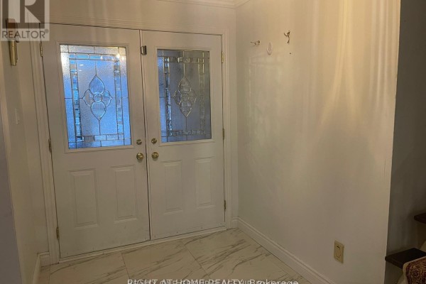 2358 Thorn Lodge Drive, Mississauga, ON L5K1K5 Photo 4