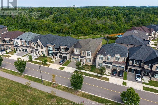 2359 Saw Whet Boulevard, Oakville, ON, photo 3