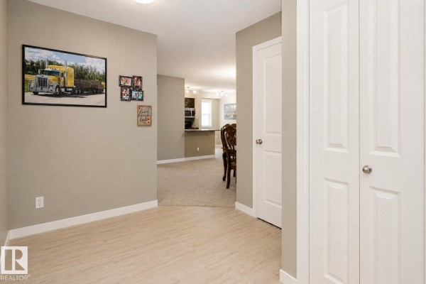 Kitchen - #236 3315 James Mowatt Tr Sw, Edmonton, AB T6W3L9 Photo 3