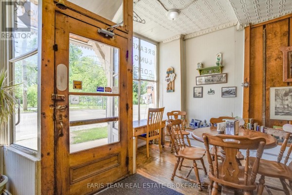 236 Barrie Street, Essa, ON L0L2N0 Photo 4