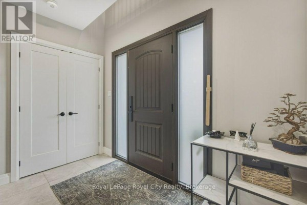 Laundry room - 236 Stanley Street, Newmarket, ON L3Y4M9 Photo 4