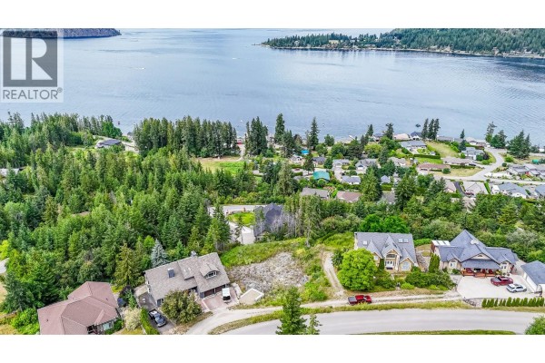 2361 Mount Tuam Crescent, Sorrento, BC V0E2W2 Photo 2